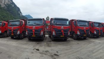 專業(yè)服務，成就大客戶，玉柴機電交付10臺乘龍自卸車