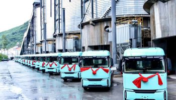 協(xié)同作戰(zhàn)譜新篇，助力客戶新發(fā)展