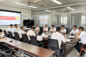 玉柴物流集團(tuán)黨委召開(kāi)“黨旗引領(lǐng)，使命擔(dān)當(dāng)”基層黨支部新老書(shū)記交接座談會(huì)